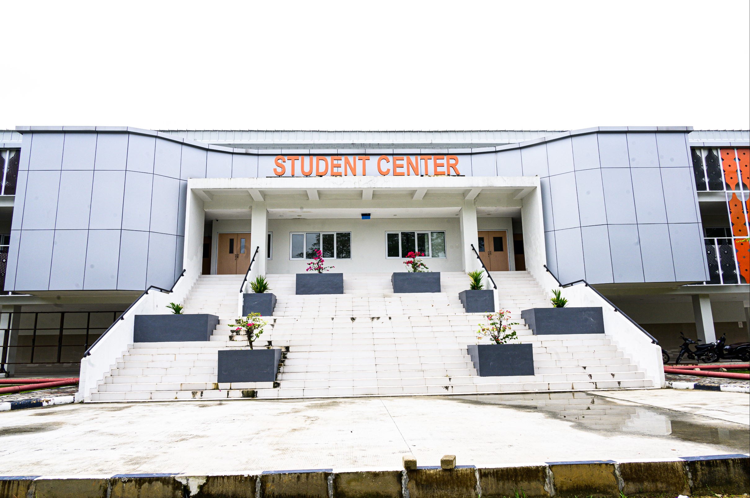 GEDUNG STUDENT CENTER