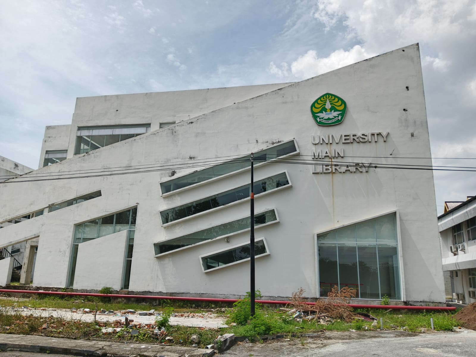 GEDUNG UNIVERSITY MAIN LIBRARY