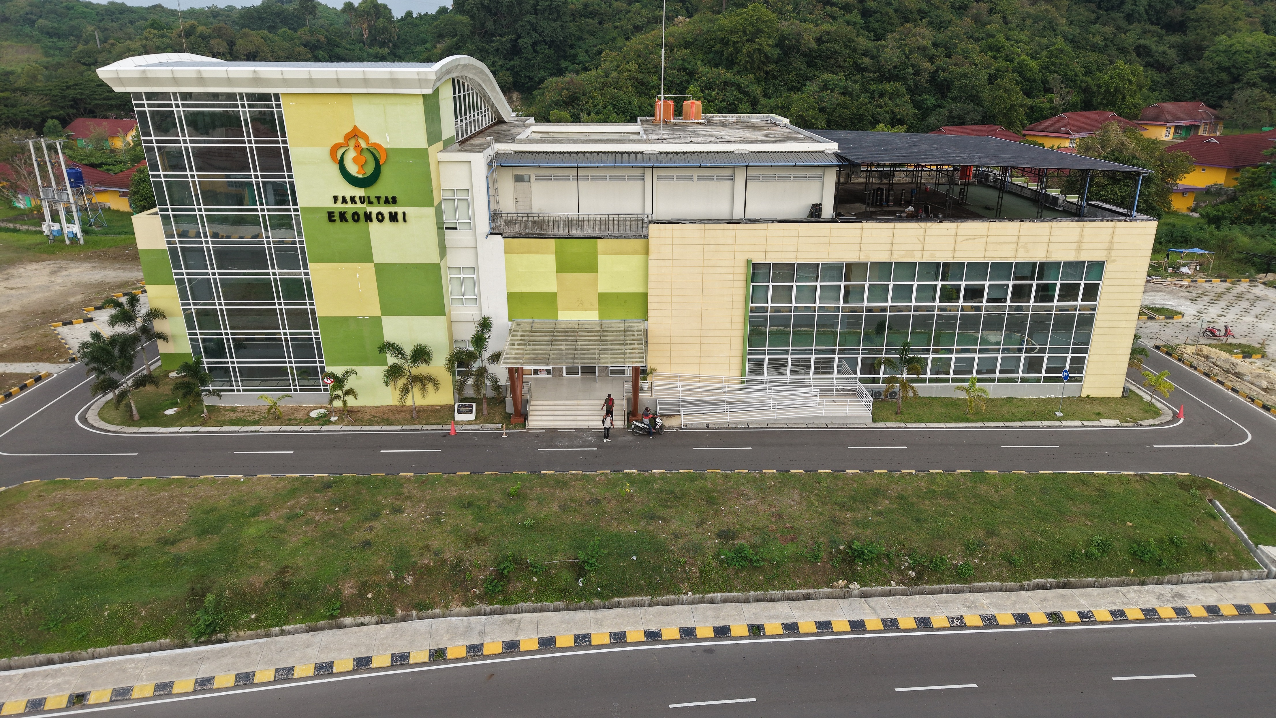 Gedung Dekanat Fakultas Ekonomi