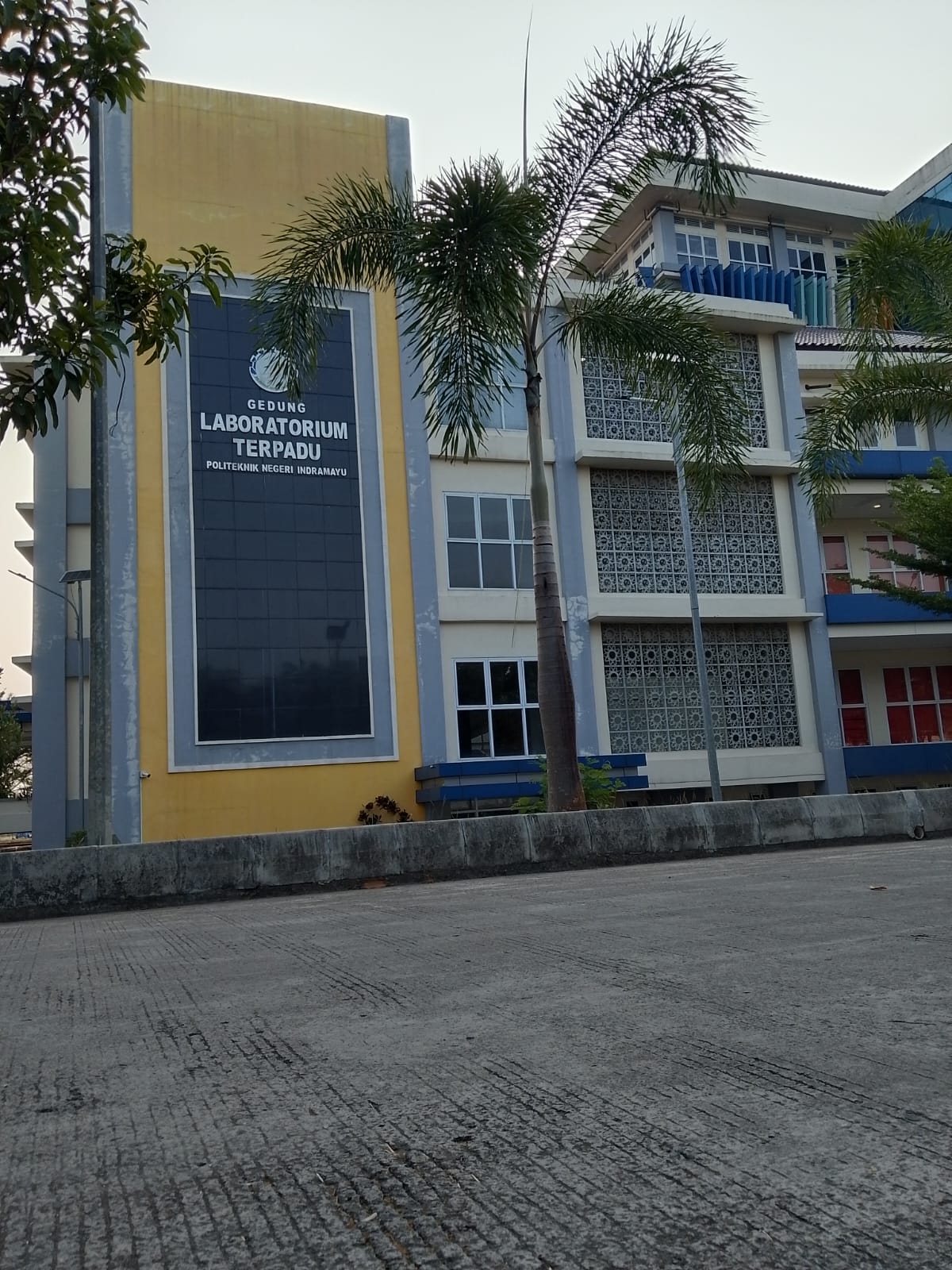 Gedung Laboratorium Terpadu