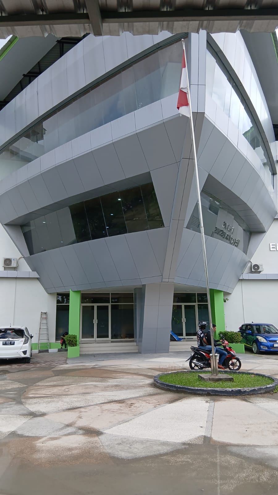 Gedung Fakultas Ekonomi dan Bisnis