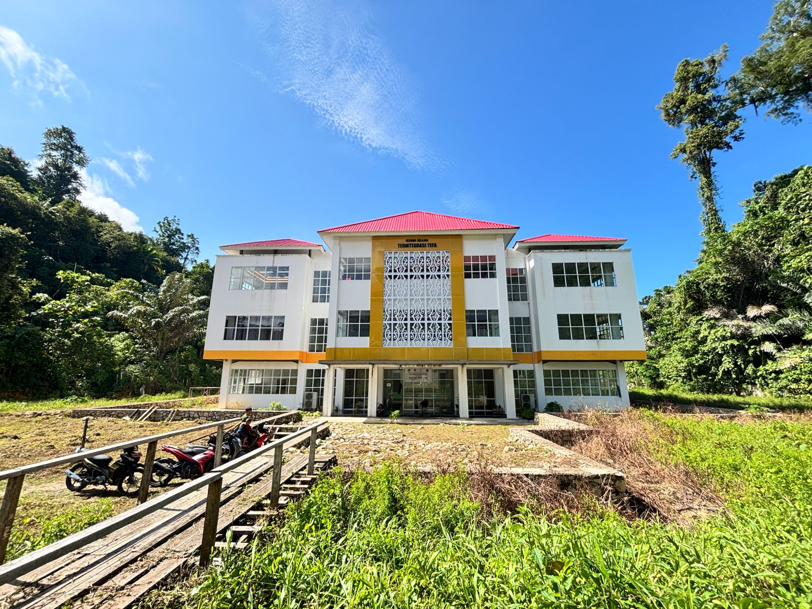 GEDUNG BELAJAR BERBASIS PBL TERINTEGRASI TEFA