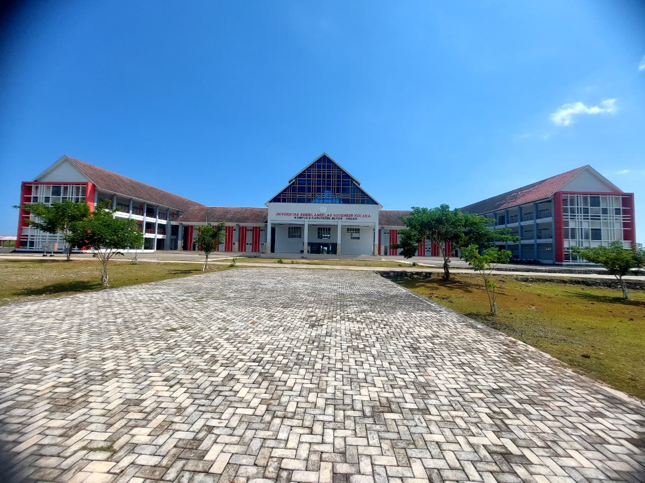 GEDUNG KULIAH TERPADU UNIVERSITAS SEMBILANBELAS NOVEMBER KOLAKA TAHUN 2020