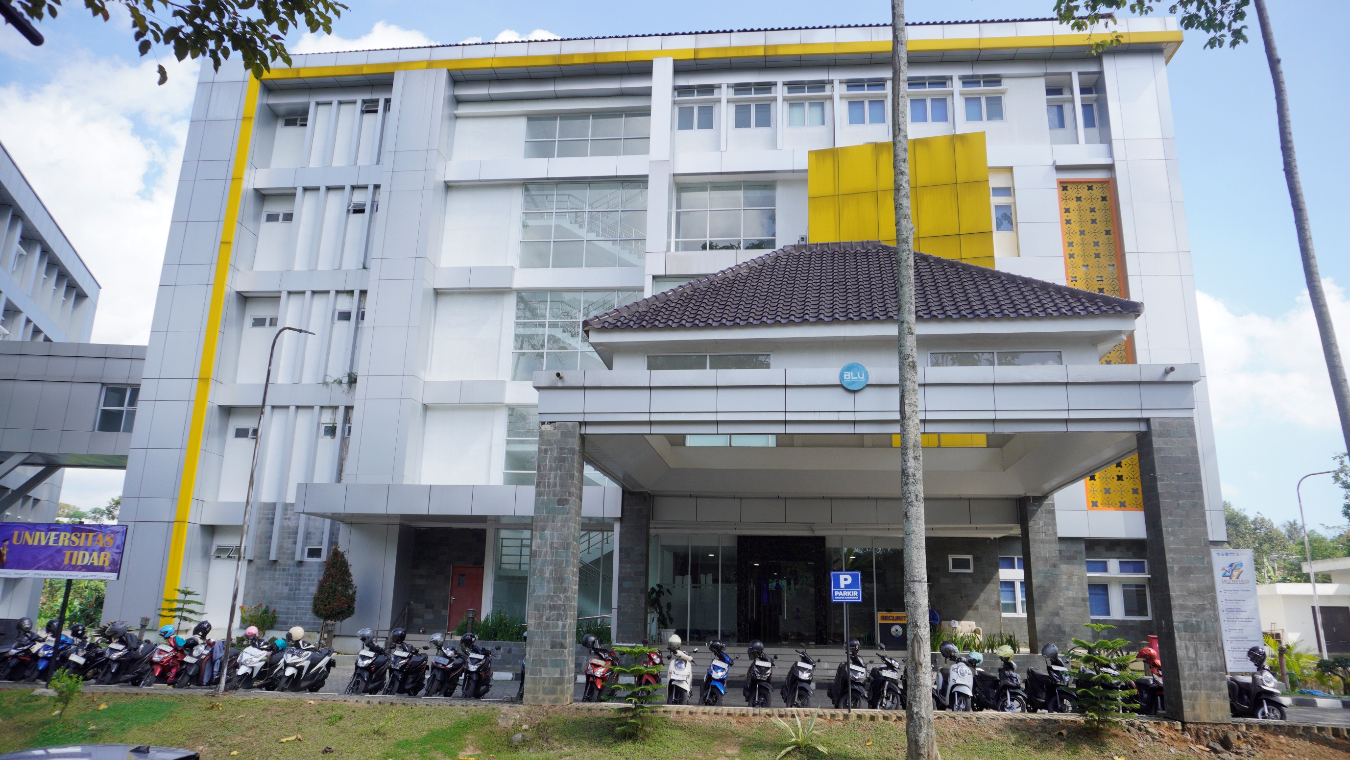 Gedung laboratorium Terpadu